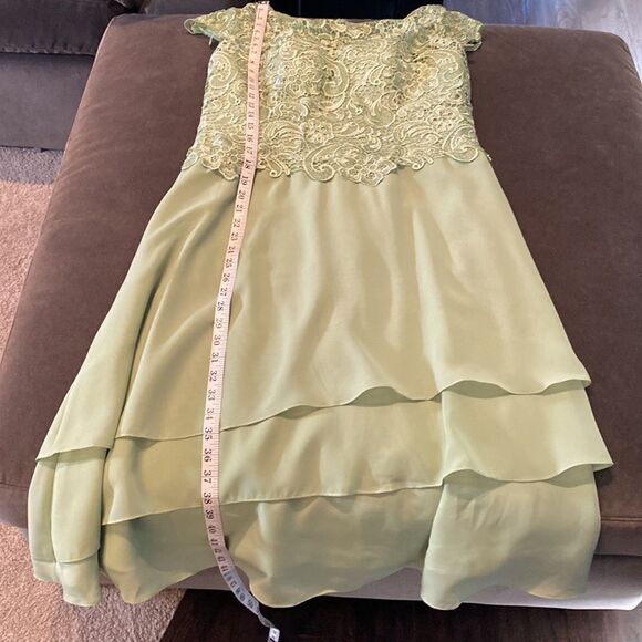 Women’s Green Chiffon & Lace Mid Length Dress with a Zip Up Back Size L NWOT - Picture 10 of 11
